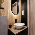 Cosy Corner - Krowoderska - By Upstairs Apartment