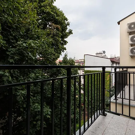 Cosy Corner - Krowoderska - By Upstairs شقة